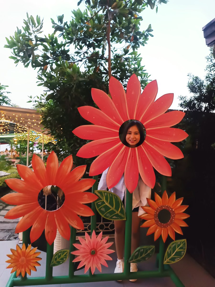 chestroberii's tweet image. 🌻💕