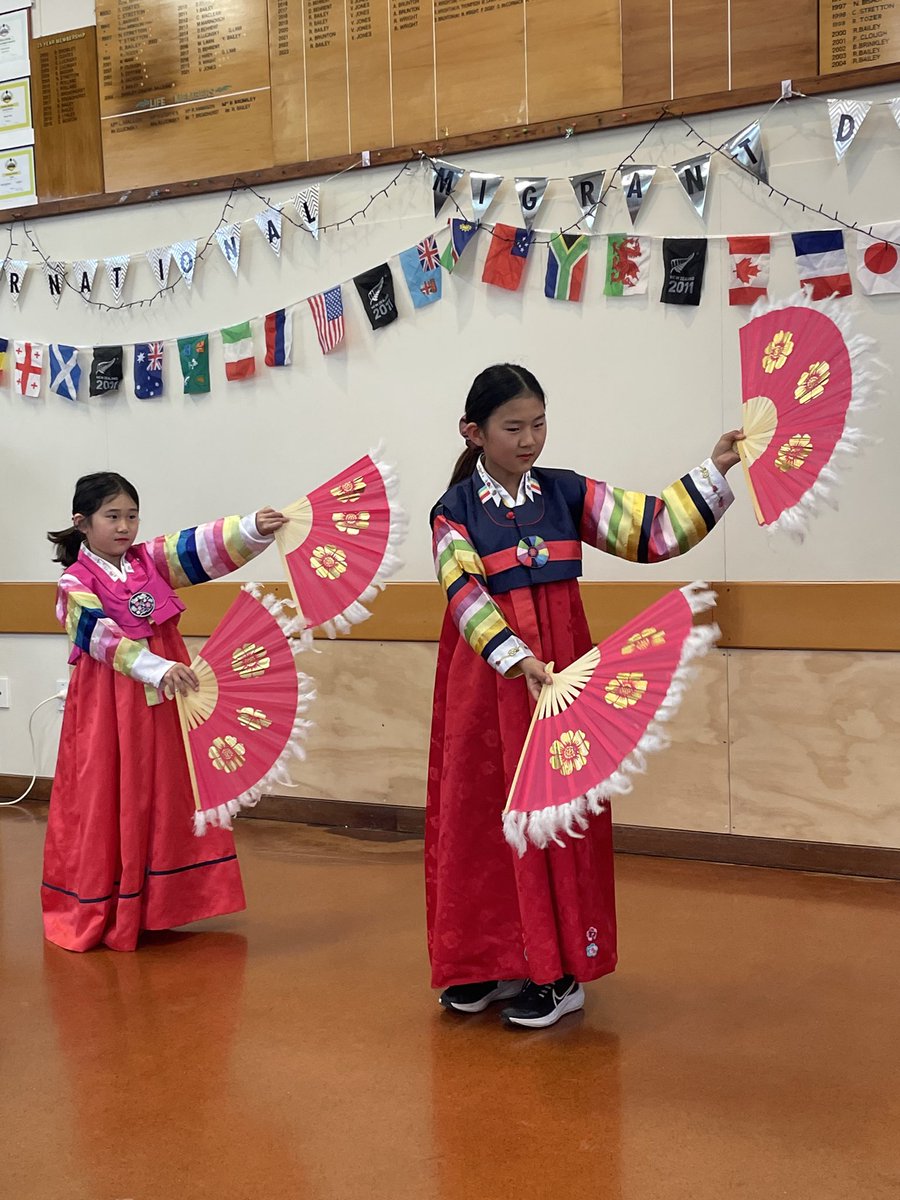DavidMacLeodMP's tweet image. Joined the early celebrations for International Migrants Day tonight at Merrilands Domain 🎉