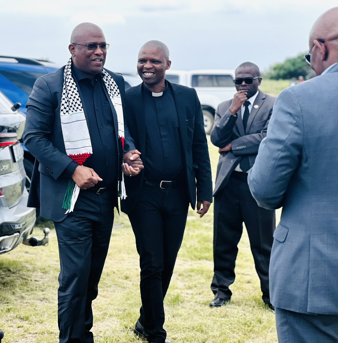 MabuyaneOscar's tweet photo. Today, we bid farewell to Comrade Sicelo Ndevu - affectionately known as Cihoshe. A unionist, a teacher, a freedom fighter and a commander. Lala ke Qhawe. @ANCECape has lost a faithful steward. He fought a good fight, he ran a good race and a revolutionary crown awaits him. https://t.co/eP6MNLFhiX