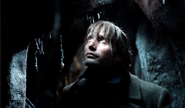 왓챠에 매즈 미켈슨 주연의 2009년 개봉(한국 2010년) 독일 영화 '더 도어(The Door, Die Tür)' 올라왔어요. 매즈의 독일어 연기는 (아쉽게도)들을 수 없습니...