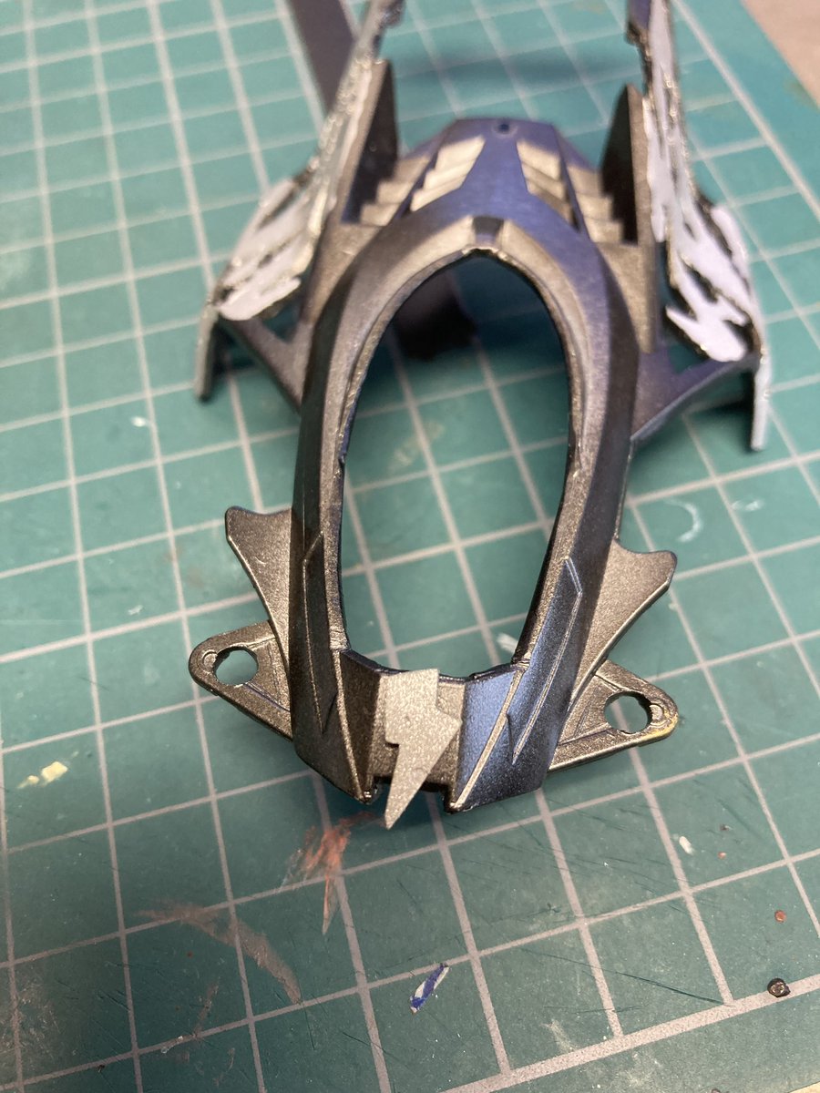 illcoill's tweet photo. 黒／銀で塗装〜中々の渋さ
(^^)余りパーツ（MAモーター外し）で作ったイナズママークがチャームポイント
あとサンダーショット3だと思ってたけど2の間違い
#ミニ四駆
#サンダーショット2 https://t.co/nPFnL9z2rV