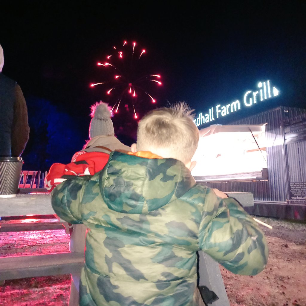 What a fantastic night!! <a href="/Bolesworth_/">Bolesworth</a> Christmas I highly recommend to anyone and everyone! Absolutely unbelievable set up there 👏  🎄