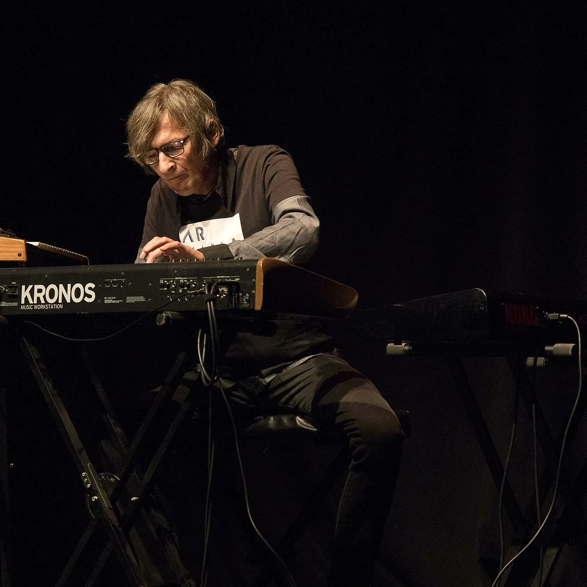 Poslednja predstava 48. Festivala Monodrame i Pantomime sinoć je odigrana. Ova predstava slavi ljubav, radost života i lepotu stvaranja . Nakon predstave je usledila svečana dodela jubilarnih nagrada i celo veče je dodatno ulepšano koncertom pozorišne muzike Aleksandra Loknera