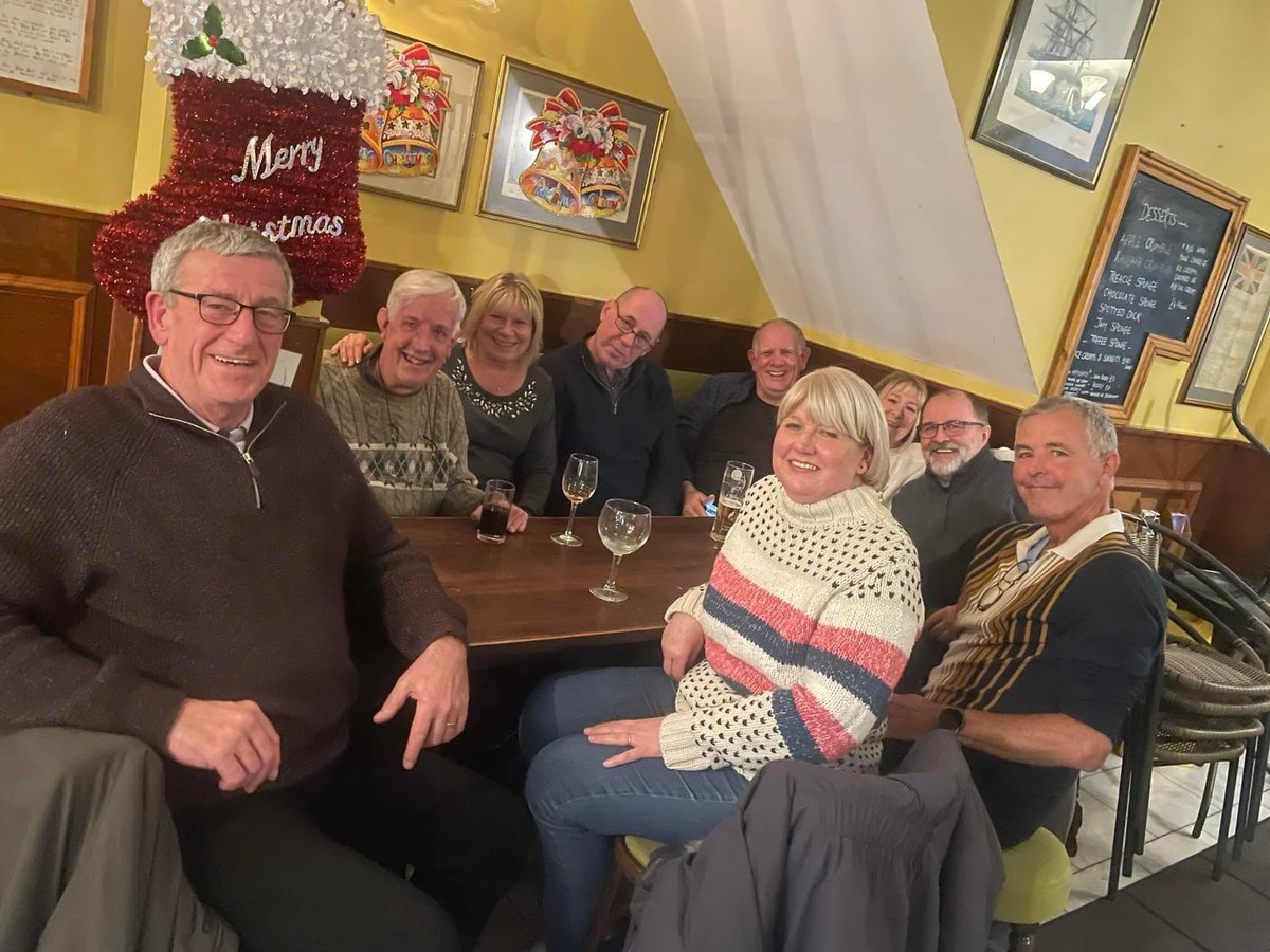 A grand evening catching up with friends - all former Royal Mail colleagues - in Portsmouth yesterday.