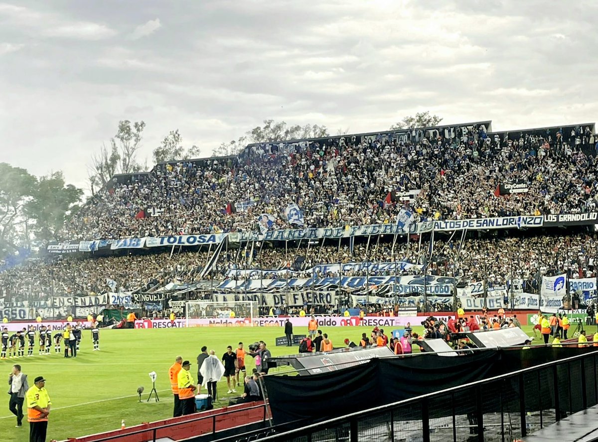 vitaliciosCGe's tweet photo. No nos vieron nacer...JAMÁS nos verán morir! 💙🐺 #MuchosAñosJuntoAlLobo https://t.co/Ar6fgGbLne
