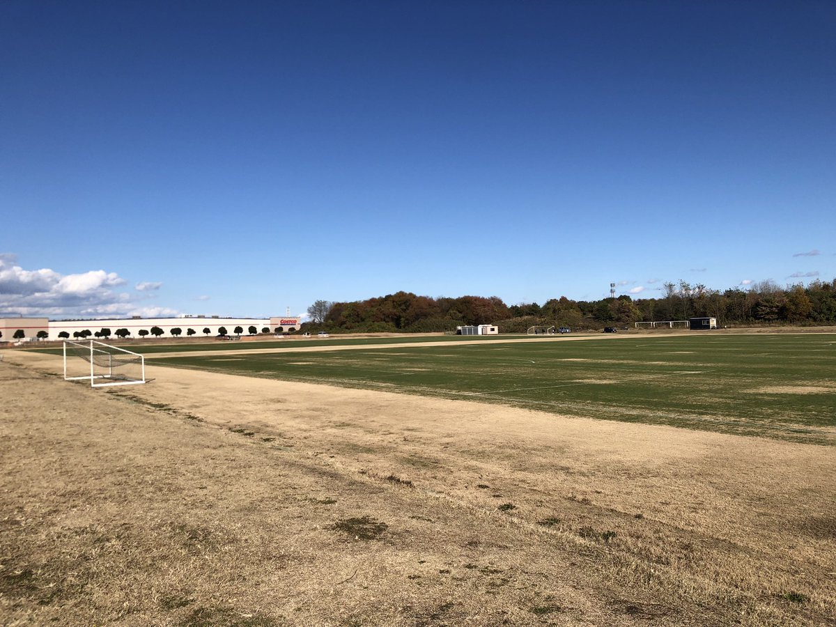 cieloazul310's tweet photo. 明日の水戸ユースの会場、ひたちなか地区多目的広場は陸上競技場の隣ではなくコストコの隣です。
写真は本日13:30に撮影したグラウンドの画像です。
日時・場所、お間違えのなきよう！ https://t.co/YgyDl8UOhs