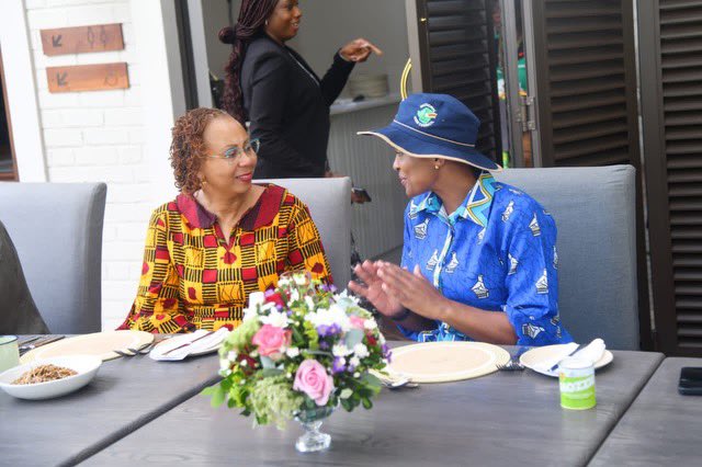 BarbaraRwodzi's tweet photo. A great day with the First Ladies from Nigeria, Mozambique and our own First Lady Dr Auxilia Mnangagwa, 

After the official event of the World Aids Day at Chinotimba Stadium in Victoria Falls, https://t.co/LsBith8Gva