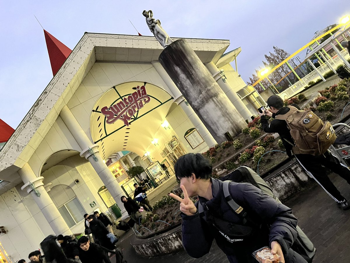 emerald08523's tweet photo. １２月２日　土曜日　
新潟サントピアウォーズに赤組で参加しました♪
久々のサバゲー遠征でとても楽しかったです♪
今日参加された赤組、黄色組の皆様お疲れ様でした♪
最後は足つってしょうもない結果で帰るとさ😎
#サントピアウォーズ　#新潟サバゲー遠征 https://t.co/6RhbfzQR9l