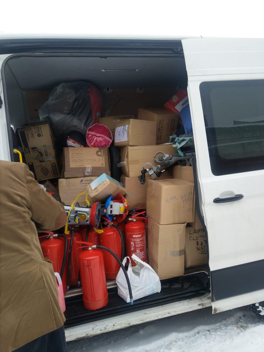 johnsweeneyroar's tweet photo. Hiya gang, James Hewitt, John "Chief" Lawler and I dropping Xmas prezzies and humanitarian aid off in Chernihiv for #OperationSafeDrop run by @madfoundation. /3

If you can, donate here:
https://t.co/YpmzZSgyz7 https://t.co/vYaDf6Tsws