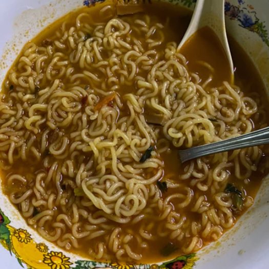 ezirraa's tweet photo. Takde ke yang suka makan shin ramyun?
Instead of ramen, I lagi suka this one. Mungkin sebab dia soup! Korang yang suka makan soup boleh try this one!
Sedap giler https://t.co/96YElGhkq4
