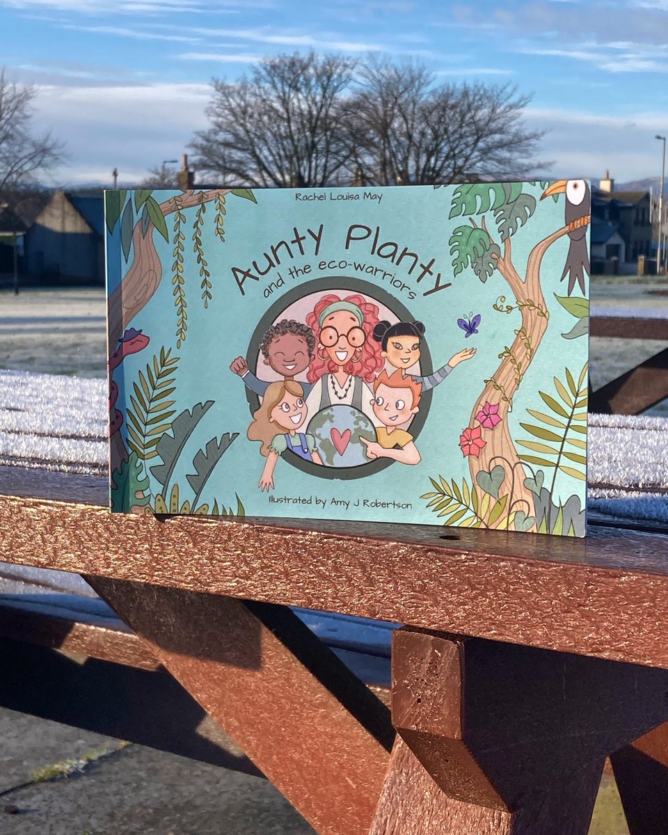 A frosty morning for Aunty Planty who had a wonderful time visiting the staff and children of @LaurencekirkS Thank you so much for the cosy welcome! 😃📖🪴🎄💚
#auntyplantyandtheecowarriors #lovebooks #booksforschools #ClimateAction