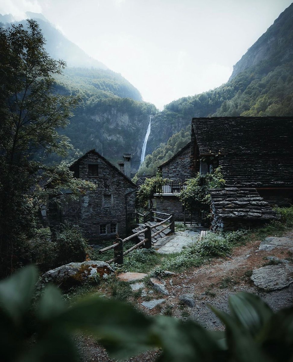 earthcurated's tweet photo. Ticino, Switzerland https://t.co/9i9fBdYnzX