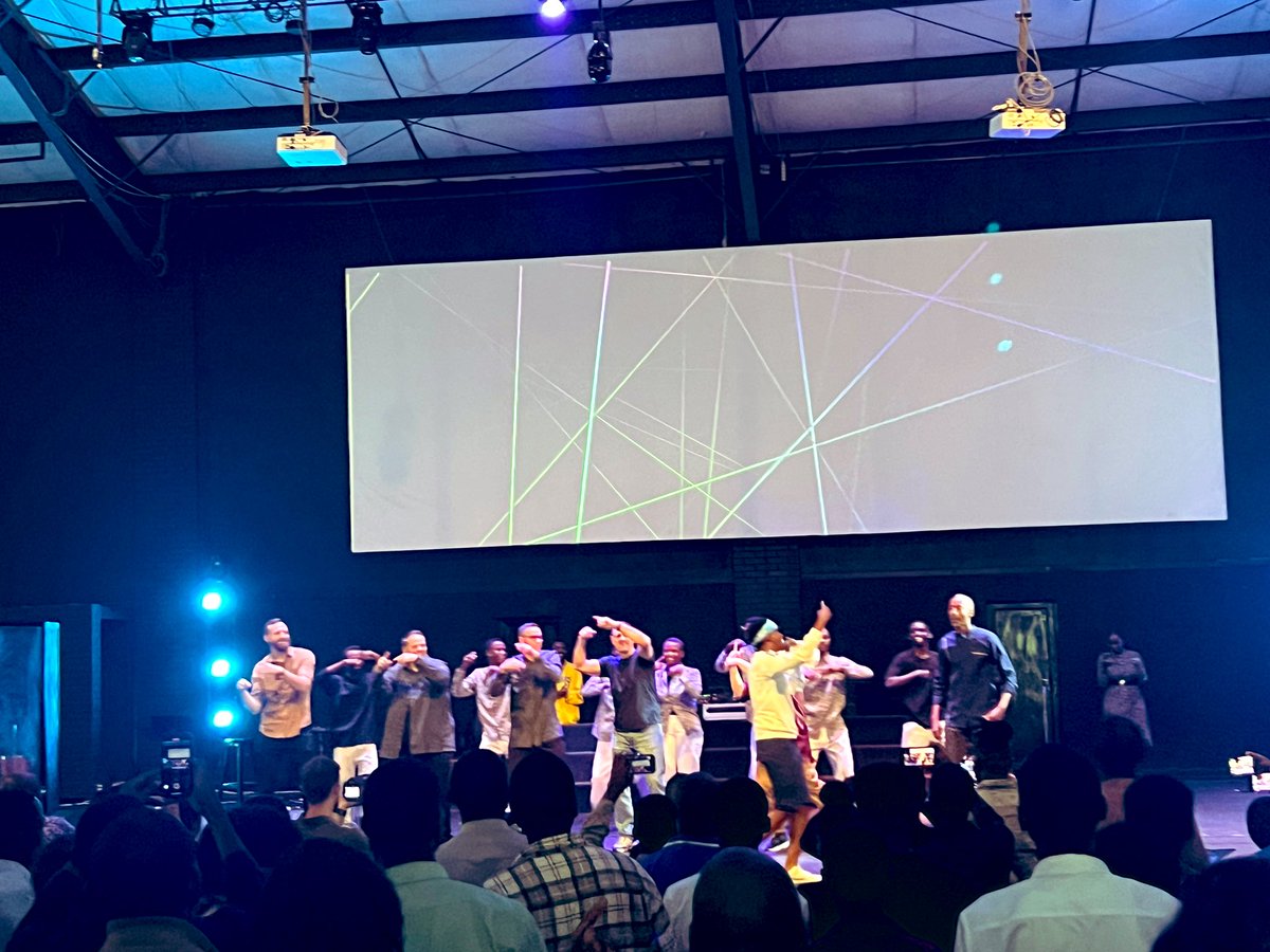 ZionTempleCC's tweet photo. Exciting day at the 'Finishing The Task - Youth Coalition' gathering! Joined by Pastor @RickWarren &amp; @rewardsibanda from @Saddleback. 

Thrilled to see Friends of Daniel, Youth from Zion Temple, join in! 

#FinishingTheTask #TheFuture https://t.co/3gxUDWsaKw