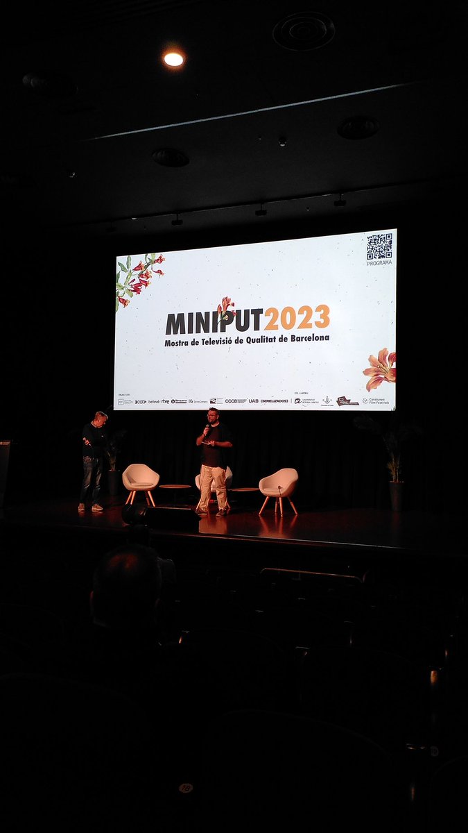 monnsss's tweet photo. Comença el #MINIPUT2023 al @cececebe! Presenten Francesc Escribano i @vsalaf, que destaquen l'ús de les tecnologies a la televisió i els dos programes de Shamira Raphaëla, "Sihame" i "Shabu" 📺
@MINIPUTBCN https://t.co/FC77bUCZ2n https://t.co/mDiKCehwL1