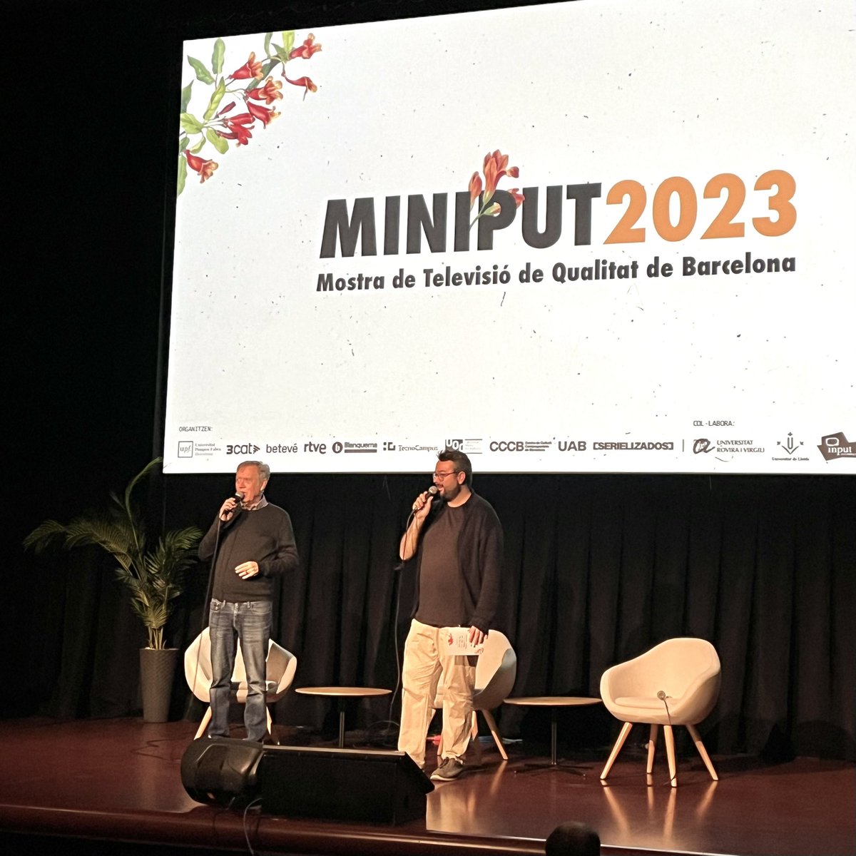 yerblues's tweet photo. Comença l’edició 29 del @MINIPUTBCN amb @Pacoescribano i @vsalaf al @cececebe 👏👏👏 #MINIPUT2023 📺 Dotze hores non-stop amb la millor televisió pública del món! https://t.co/Re4Dh6Ojjx