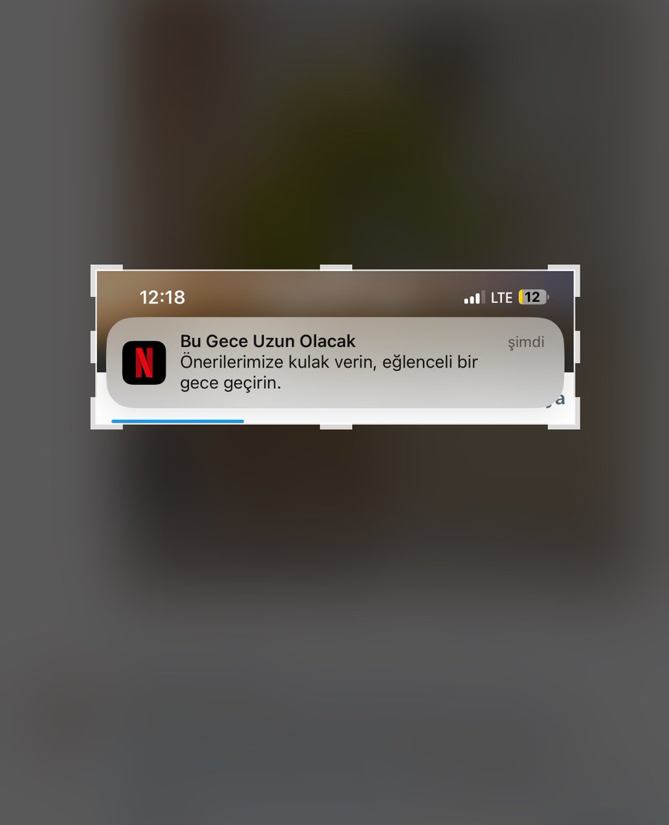 Kulak vermek yetiyorsa veririz. Arkasını bize bırakırsan… #cumartesi #Netflix