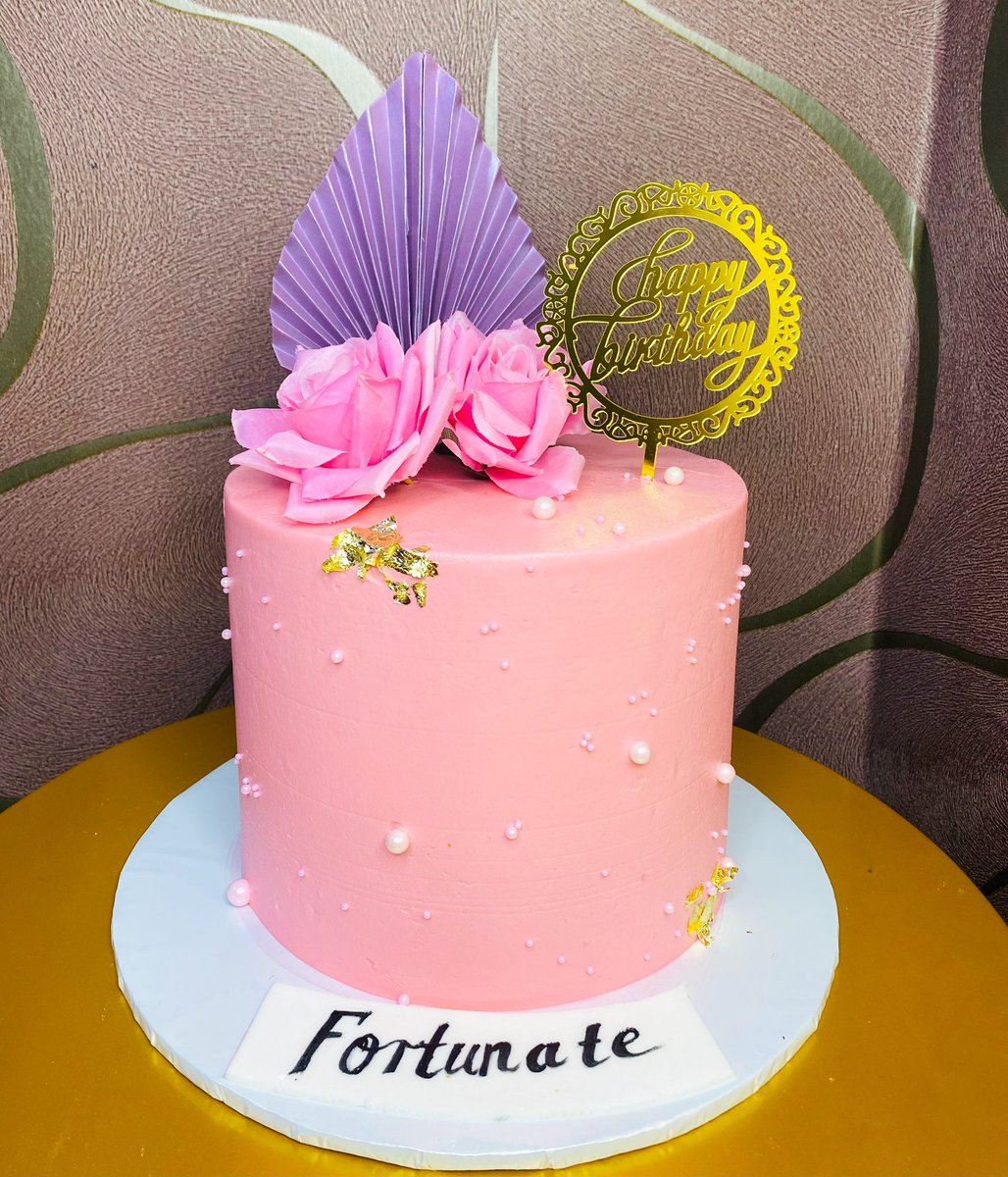 triark_kitchen's tweet photo. Whether you’re celebrating a special occasion or simply indulging in a moment of pure joy, this cake is sure to make your day.

#triarkkitchen #triarkkitchencakes #triarkkitchenbirthdays #cakestagram #cakes #ugandanbaker #womanownedbusiness #FormetoliveisChrist https://t.co/pCGl55TEG6