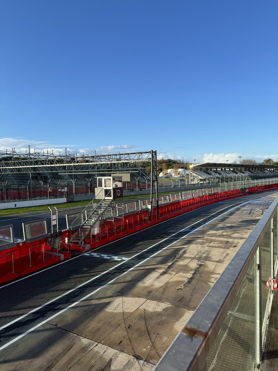_twihs's tweet image. Good morning Imola ✨
#autodromoImola