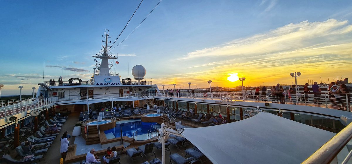 Fabulous sunset sail away from #FortLauderdale on #AzamaraOnward! 😍 Sunset and the start of a new cruise, the perfect combination! Would you agree? #cruise #cruising #porteverglades #cruisetime