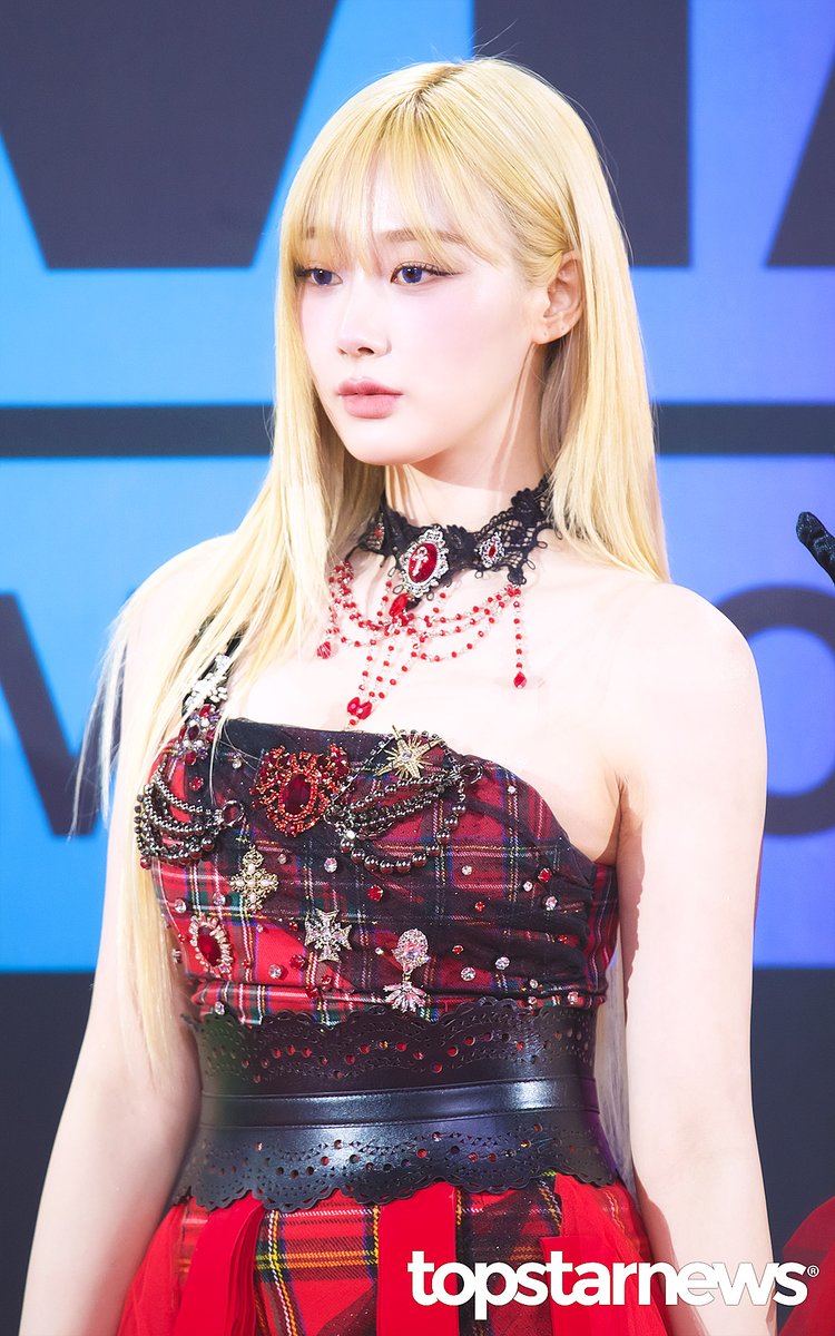 TSN_PHOTO's tweet photo. 에스파(aespa) 지젤, ‘푸른 눈의 애리’ (2023 멜론뮤직어워드 레드카펫) [HD포토] #지젤 #에스파 #aespa #멜론뮤직어워드 #2023MMA #레드카펫 #프리뷰 https://t.co/ce95FZRgw2 <- Original Photo https://t.co/KHNP23ZIpp