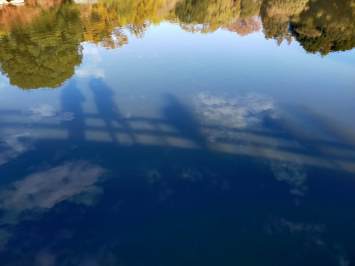 秋の水鏡

autumn water mirror

#秋の大文化祭
#紅葉
#水鏡
#風景写真
#写真で奏でる私の世界
#写真撮ってる人と繋がりたい
#ファインダー越しの私の世界
#東京カメラ部

#AutumnVariations
#WaterMirror
#NaturePhotography
#landscapephotography 
#tokyocameraclub
#art_of_japan_
#bestjapanpics