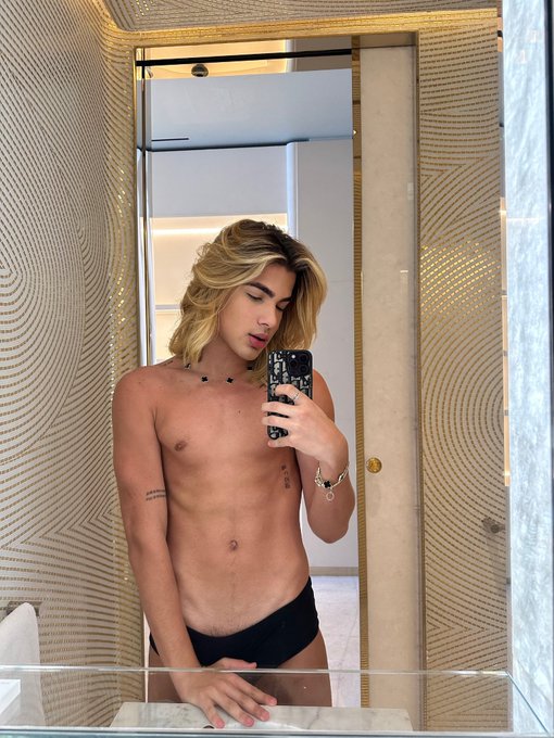 Bom dia ✨ https://t.co/tzVv0maXkz