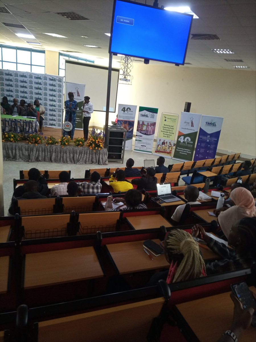 harysonbling's tweet image. Alternative Transportation such as promoting walking, biking, or eco-friendly transportation options reduces carbon emissions and lessens the ecological footprint.

#sttayoungchangemakers
#stta
@GiraffeCenter