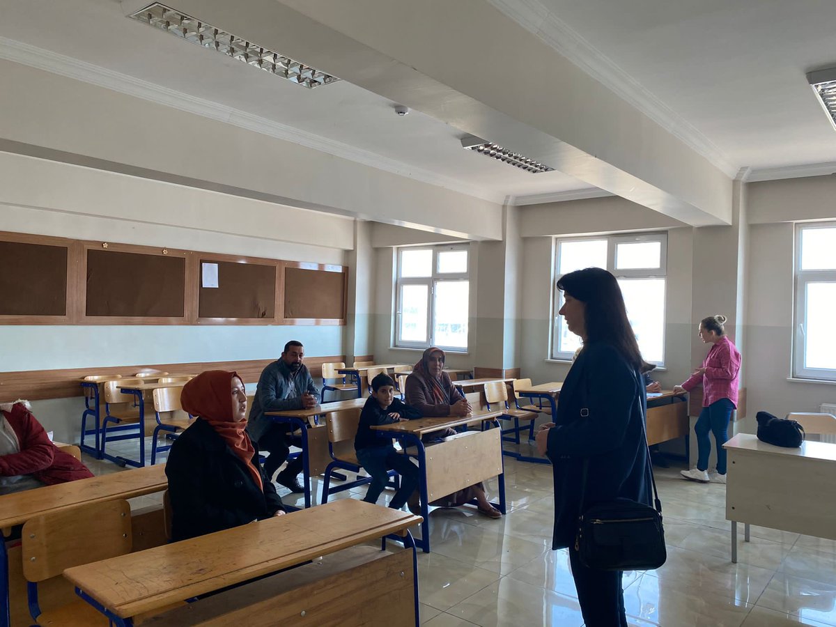 sssmtal's tweet photo. Okulumuzda 2023-2024 Eğitim Öğretim Yılı I. Dönem Veli Toplantısı gerçekleştirilmiştir. Velilerimize öğrenci devamsızlık, başarı ve disiplin durumları hakkında bilgi verilmiştir. 
@Gaziantep_MEM @yasintepe @SehitkamilMEM @yagcimehmet27 @ayt_krc https://t.co/34RmTOjPsy