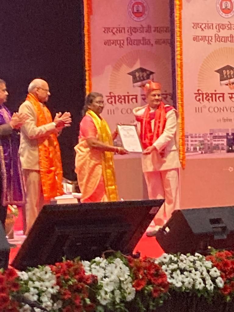 My professor @VNITN VNIT Nagpur Dr Rambhau Tupkari  receiving D/lit degree at the hands of President of India  Nagpur Dec 2023 He was HOD of metallurgy department and going against the management he made us start SHAKHA on the cricket group