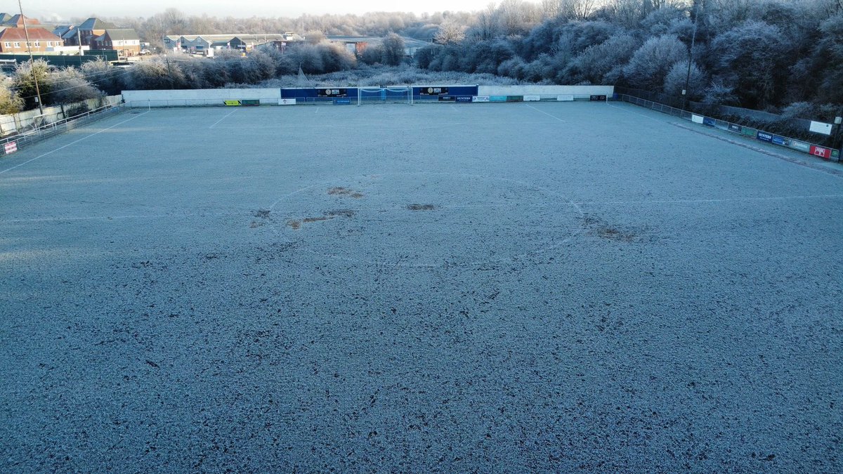 PonteCollsFC's tweet image. 𝙈𝙖𝙩𝙘𝙝 𝙋𝙤𝙨𝙩𝙥𝙤𝙣𝙚𝙙

Unfortunately, today’s game against @BridTownAFC has fallen foul of the freezing temperatures, as our pitch is frozen! 

We shall confirm new dates in due course… suppose it’s going to have to be Christmas Shopping then?