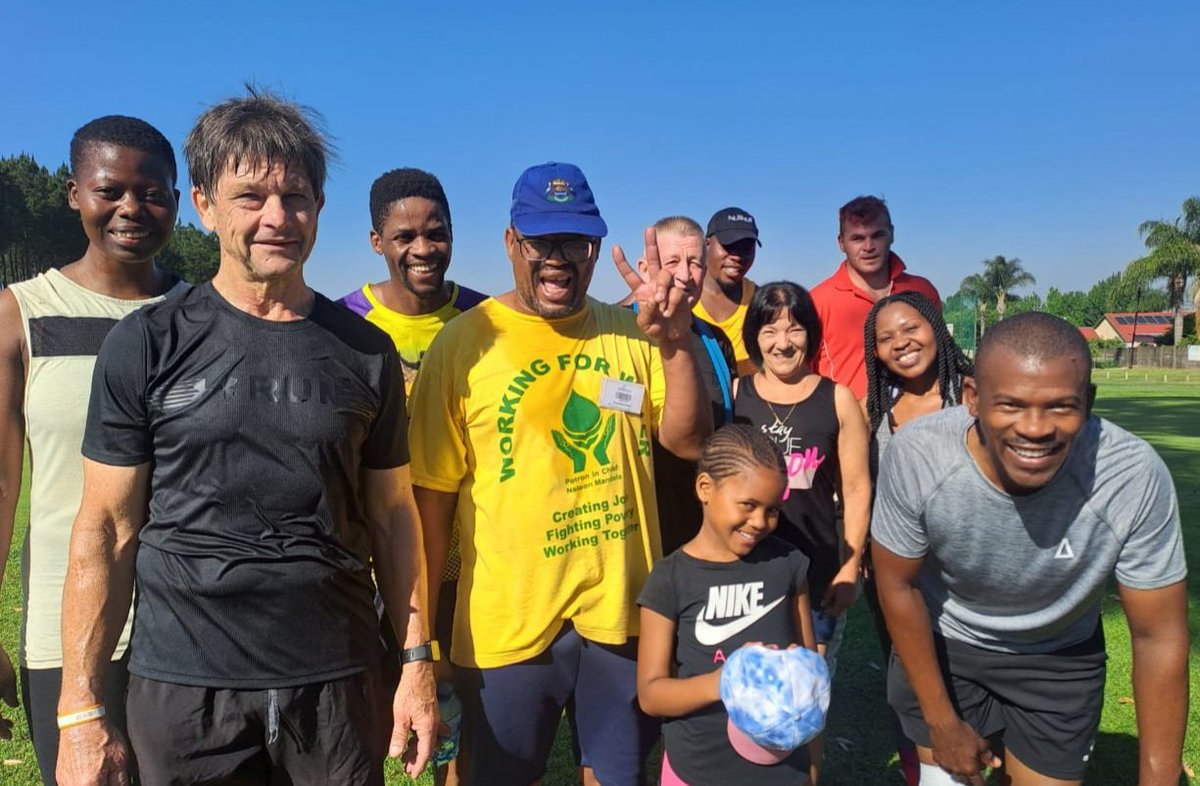 Sam2chat's tweet photo. Having fun at #vryheidparkrun #loveparkrun #parkrunsa https://t.co/mi4Oe3AwVx