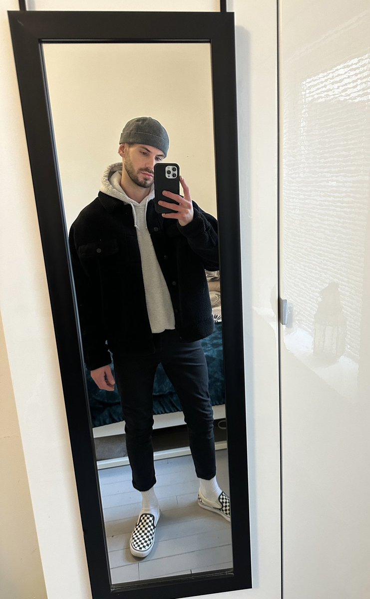 r h y s ☽ tweet media