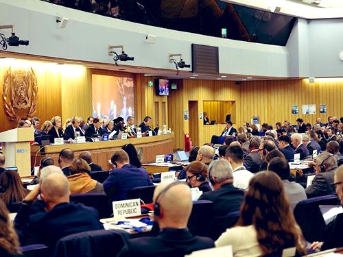 bashoverrated's tweet photo. 33rd session of the International Maritime Organization Assembly.
#SLPHA DG & CS
@IMOHQ
@PresidentBio
@yankubamcie
@mmgeorgeSL
@dsengeh
@Cee_Bah
@FANDAYTURAY https://t.co/A8YX4OoGSY