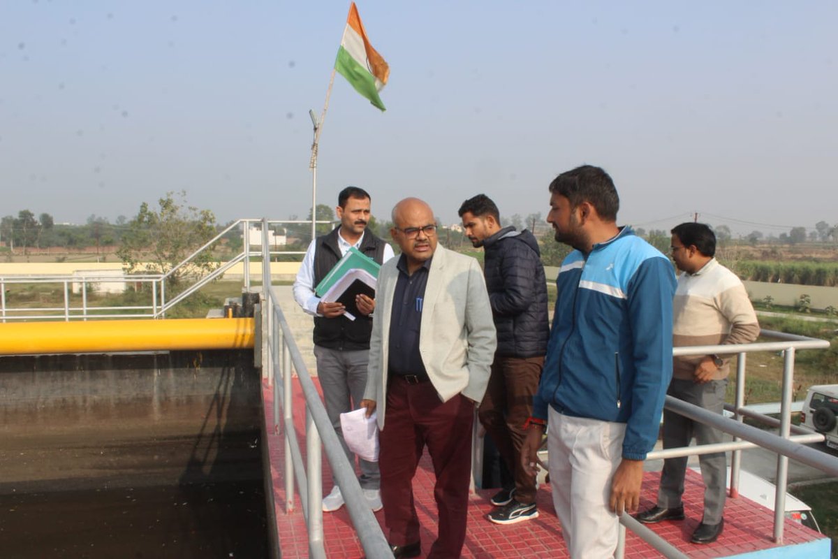BagpatDm's tweet photo. प्रदूषण के मानदंड व माo एनजीटी के  आदेश हैं जो हिंडन व यमुना से जुड़ी हुई जो भी नदियां है  उनमें  कोई भी अनुपचारित प्रदूषक  ना जाये इसी के क्रम में आज 24 .24 करोड़ रुपए की धनराशि से निर्मित बागपत में 14 एम०एल०डी० एसटीपी प्लांट का निरीक्षण किया । https://t.co/ro5VhgYLYg