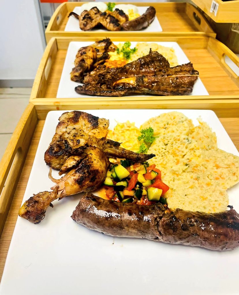 YeezyLufuno's tweet photo. don't forget to tag along your friends this weekend to come and taste our food at hartbeesport sedida shopping complex

Today's meal https://t.co/SQ0QgznitT