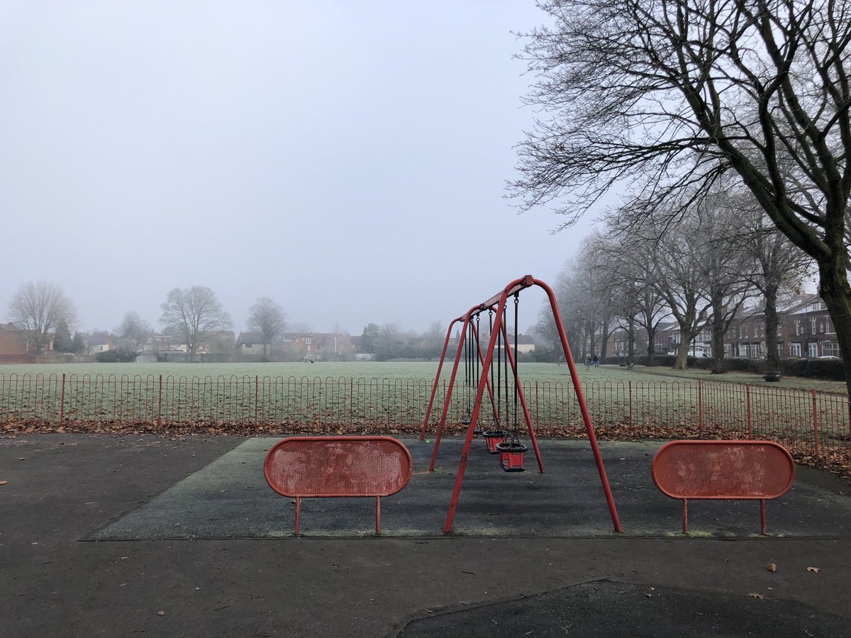 rogerbhx's tweet photo. A frosty litter pick in Acocks Green Recreation Ground this morning, but great turnout as usual and lots of litter collected. ⁦@acocksgreenpark⁩ ⁦@deborahharries⁩ ⁦@LoveKittyPink⁩ https://t.co/i9r7EHSpA9