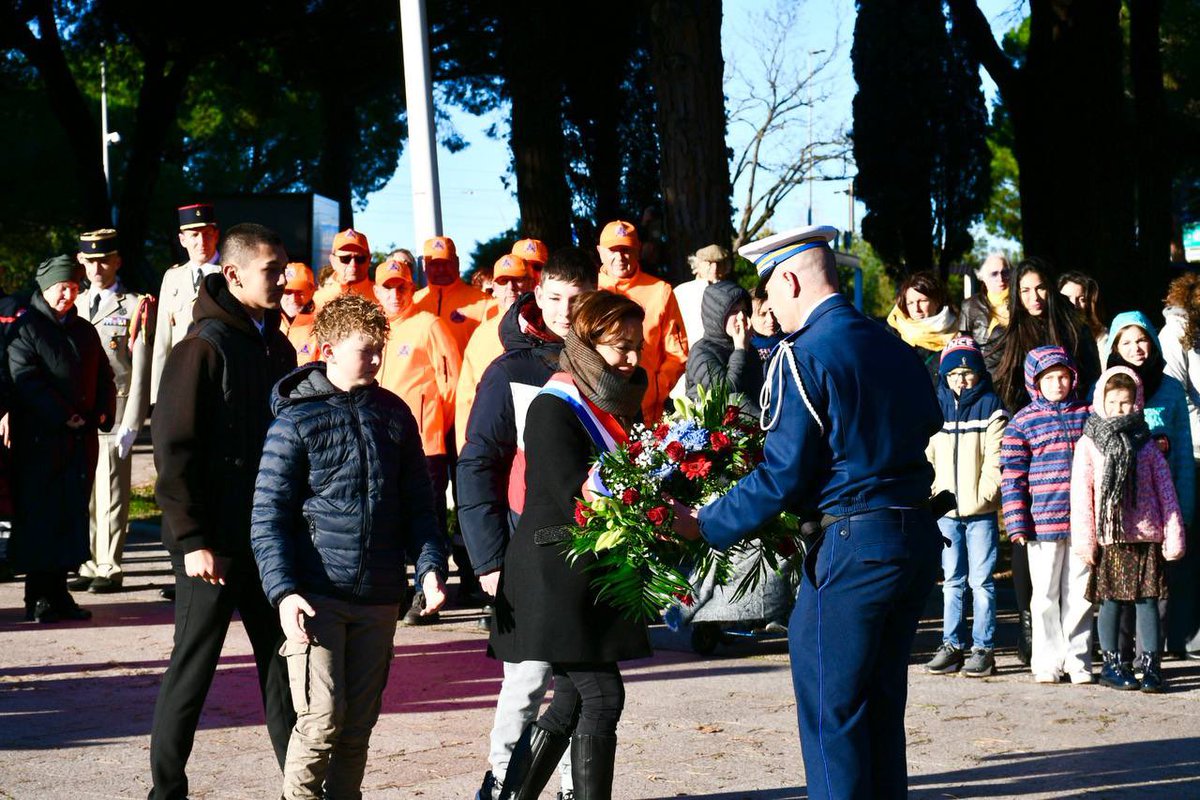 JLechanteux's tweet photo. En ce jour de commémoration de la catastrophe du barrage de #Malpasset à #Fréjus et aux côtés du Maire @davidrachline, rendons hommage aux victimes , honorons leur mémoire et partageons la douleur des familles touchées en leur exprimant notre solidarité. 
Chaque nom gravé dans nos pensées représente une vie interrompue, un destin brisé par les forces implacables de la nature.

N'oublions jamais, apprenons toujours. 🕊️🌹 

#Souvenir