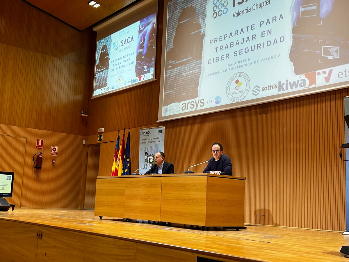 ISACAValencia's tweet photo. Ayer celebramos la jornada de estudiantes en la @UPV con más de 400 estudiantes  en presencial y otros tantos online. Daniel Arias, Subdirector General d’Orientació i Acreditació  Professional y Director de l’Institut Valencià de Qualificacions  Professionals cerró la jornada. https://t.co/cX0ZuB2I5H