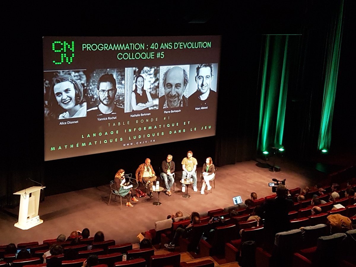 Le colloque a démarré ! Nous sommes ravis de vous retrouver pour cette 5ème édition dédiée à l'évolution de la #programmation ces 40 dernières années. Nous remercions nos partenaires : @forumdesimages @LeCNC @afjv_twit @SELL_JeuxVideo @InnelecMM @SNJV_fr #jeuvideo #archives