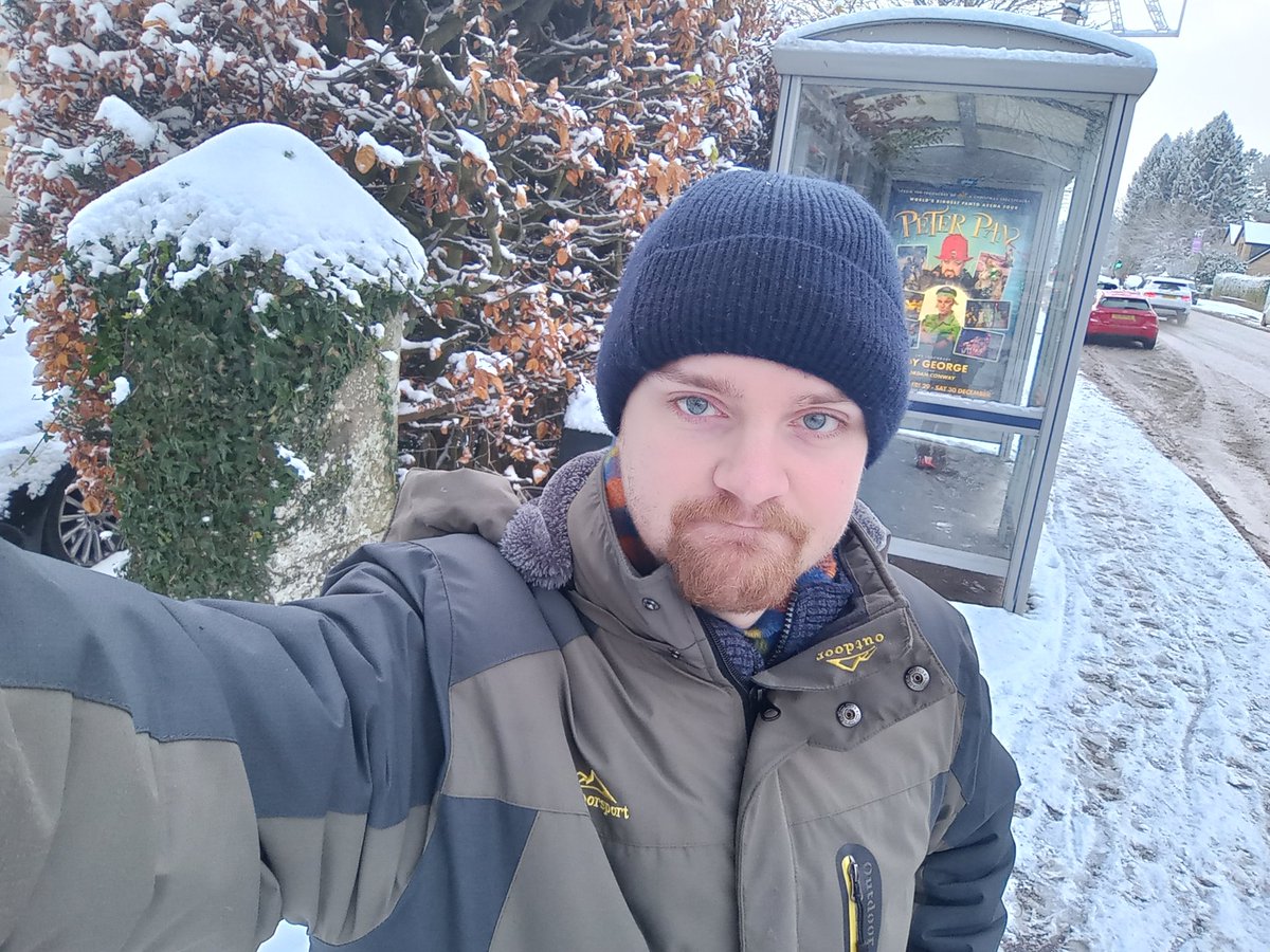 BWoodzy99's tweet photo. When you wake up to find snow in the morning, get an early bus to make sure you get to the canvassing sesh on time...

...just to get there and find out everybody else has stayed in bed 😞

#NotAngryJustDisappointed 
#CanvassingFails https://t.co/xEGCxK8JYM