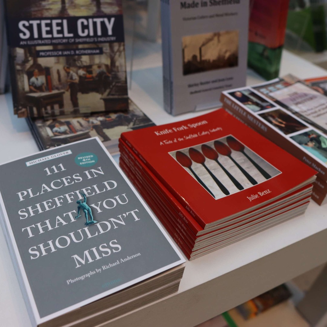 SheffMuseums's tweet photo. We have gift ideas for everyone at The Millennium Gallery, including those hard-to-buy for history-buffs, football fans and real-ale-drinkers in your life 😉
#supportculture #shoplocal #sheffieldissuper #sheffieldmuseums #visitsheffield #museumshops https://t.co/XFfB8StPJY