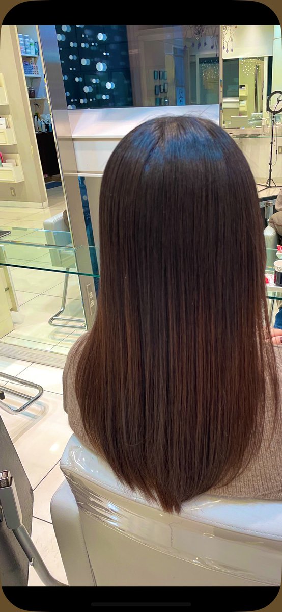 メンテ完了ッ✅

だいすきな美容師さん、個人店持つために年内で辞めちゃうらしくて悲しい😭

遠くて通えないので、ガンバレの気持ち伝えるために急いでお菓子買って渡してきた🍪ガンバレ〜‼️💇‍♀️