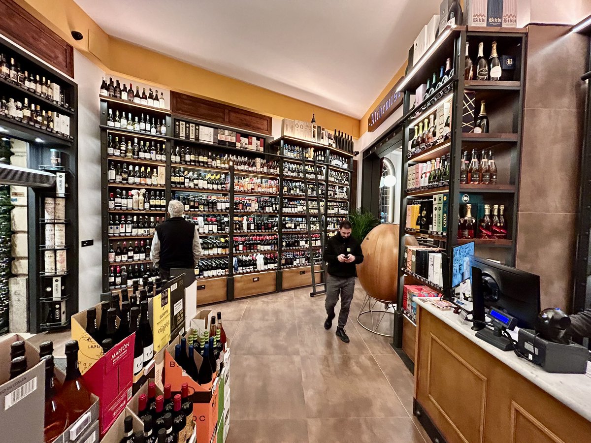 donatotesta's tweet image. Enoteca #Bernabei #Trastevere #Roma 🤩
