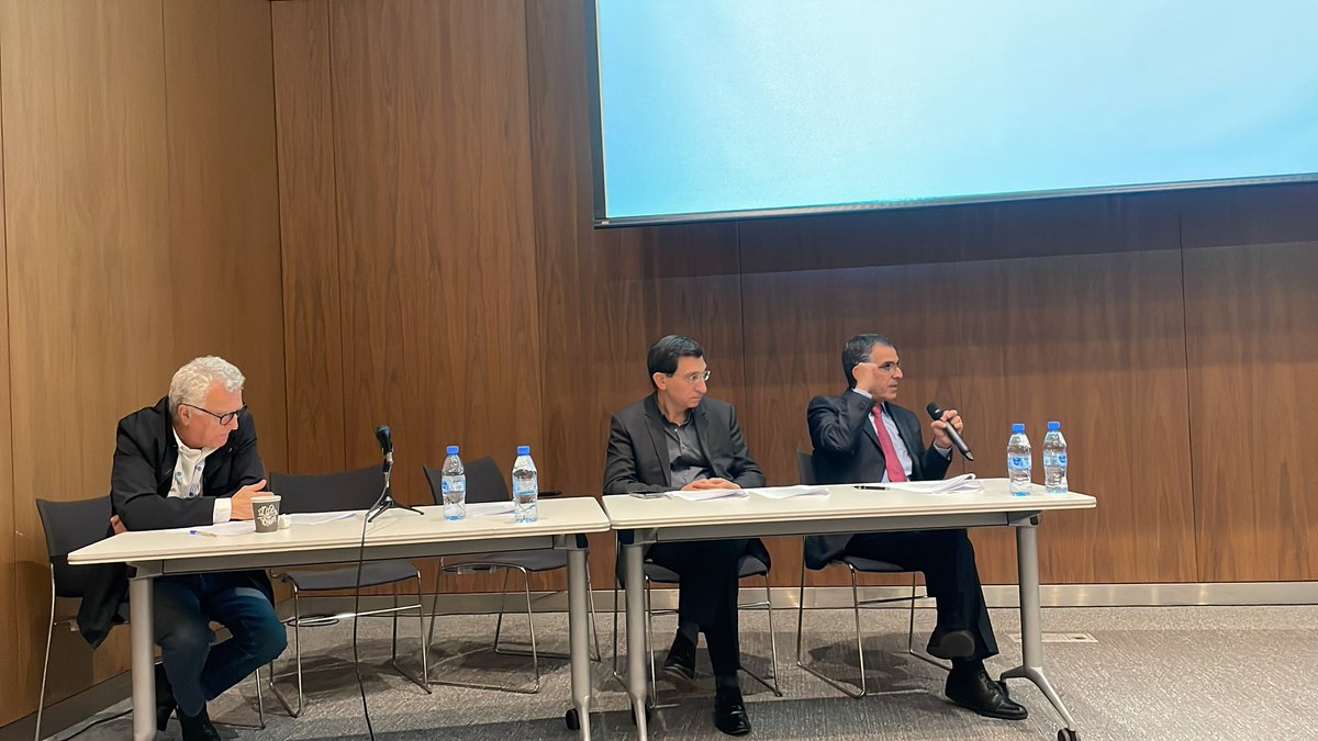 DrAlbert's tweet photo. Parallel sessions ongoing now #endourology. Presentations on robotic ureteroscopy #ILY , #AI in endourology, stone prevalence in North Lebanon and the use of alprazolam to reduce pain in ESWL @AUB_FM @AUB_Lebanon @AubmcU @AUBMC_Official @usek @BalamandU https://t.co/QntmX2JDii