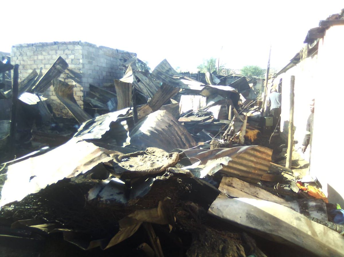 THEDEVCHEV's tweet image. 🔥 #Kyasand
2 December 2023 - Cllr Devon Steenkamp 

I am deeply saddened by the tragic fire in Kya Sands, which has claimed the lives of two people and affected numerous families. The prompt response of the Emergency Medical Services, with the deployment of fire engines, grass