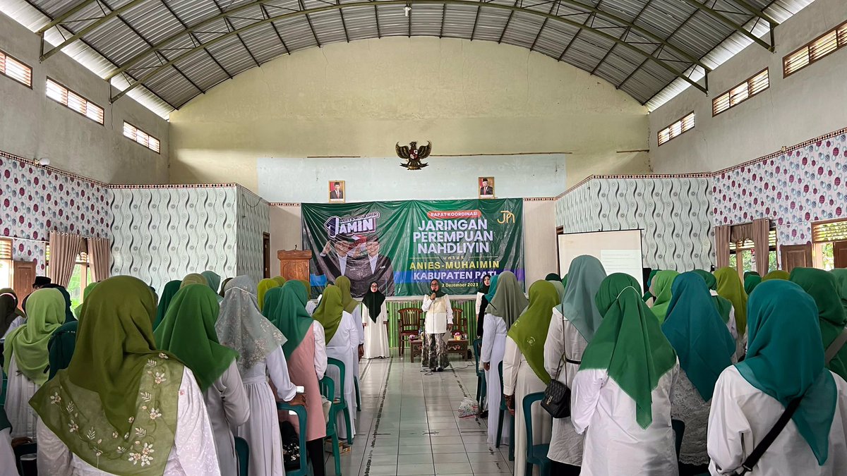 SahabatNadlifah's tweet photo. Konsolidasi Jaringan Perempuan Nadhliyin (JPN) di Pati, Jawa Tengah.
Insya Allah, #AniesMuhaimin2024 menang.....
@cakimiNOW @aniesbaswedan
@DPP_PKB @pkbbrebes
#PKBMenang #SedulureMbaNad https://t.co/7ygg1WhzHo