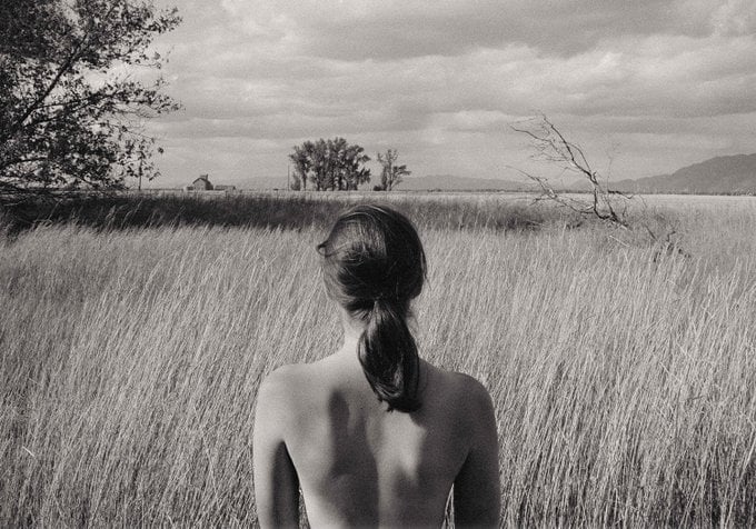 "Es absolutamente erróneo suponer que los demás están en condiciones de comprender nuestros sentimientos más profundos".
Yukio Mishima
📷Robert Farber