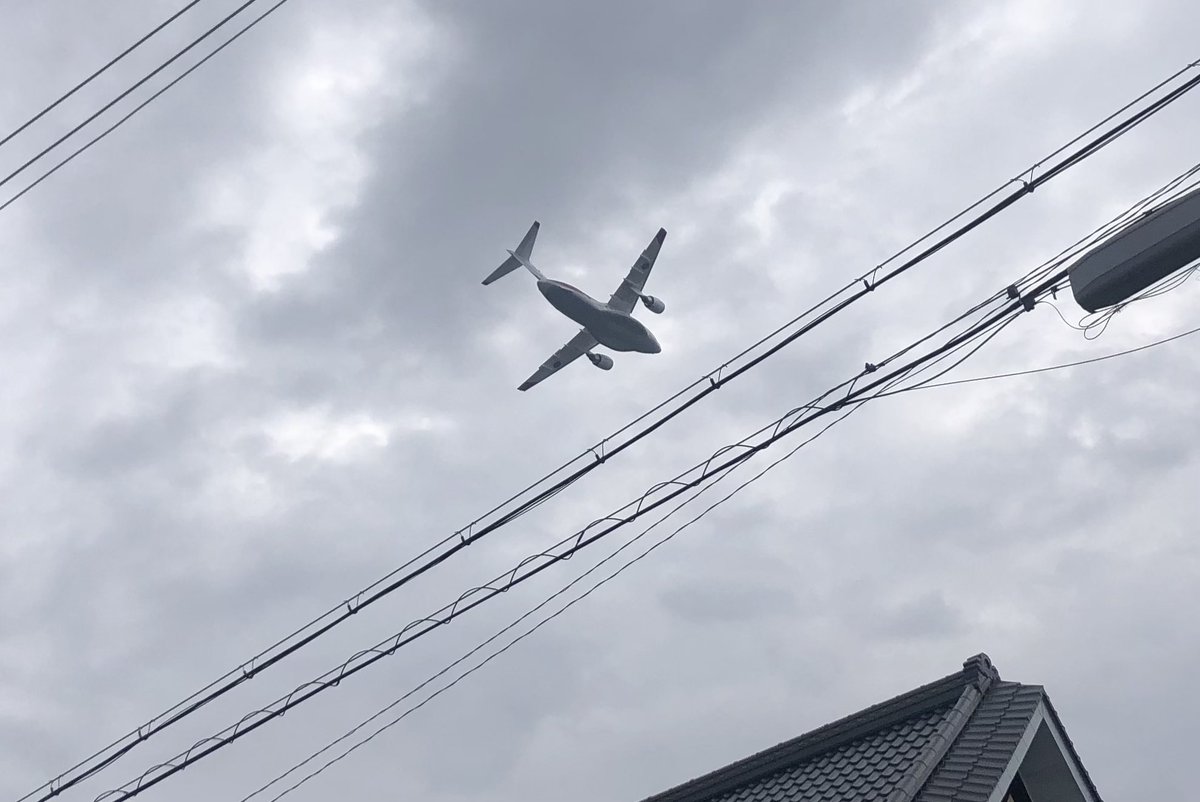 hiace9990's tweet photo. すごい低空飛行 https://t.co/ySjSwfQ2kI