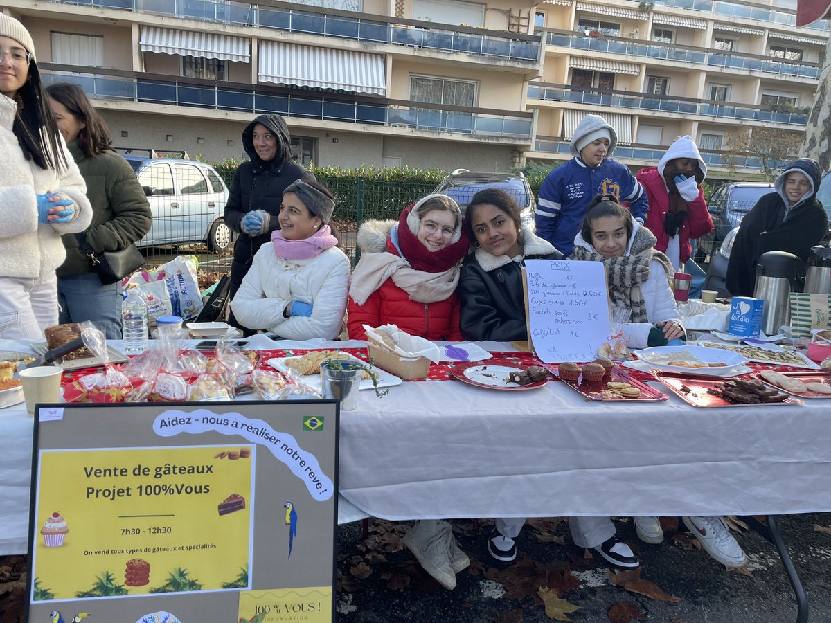 SylvieBrot's tweet photo. Au marché de #Ramonville avec les élèves de l’#ASEI pour financer leur voyage… au Brésil ! https://t.co/R0OEOMnYyZ