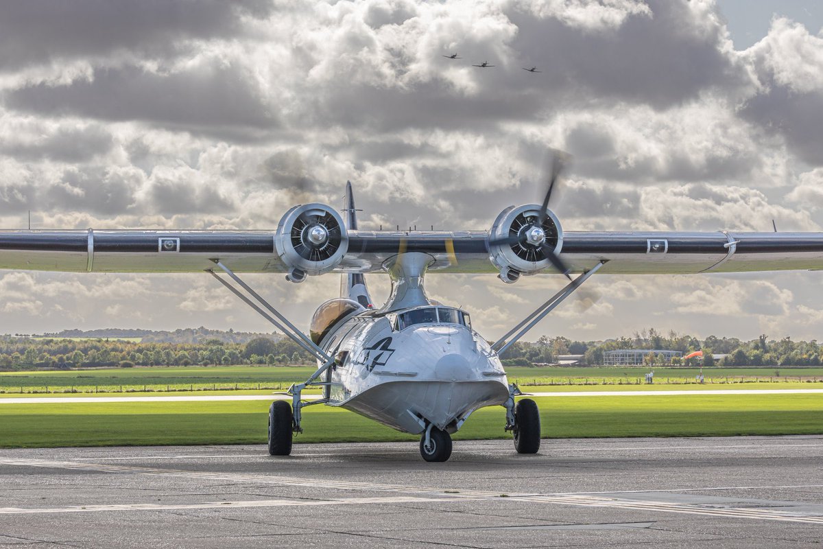 ShutterbugWGC's tweet image. Consolidated PBY5-A Catalina performs power checks prior to displaying at the Duxford ‘Flying Finale’ on Saturday October 14th…@IWMDuxford @AviateAddict @FlyPastMag @HistoryInTheAir @DavidartHills #Canso #Catalina #PBY5A #AvGeek